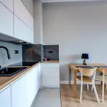 Hanza Tower Swimming Pool & High Floor With Balcony! شقة