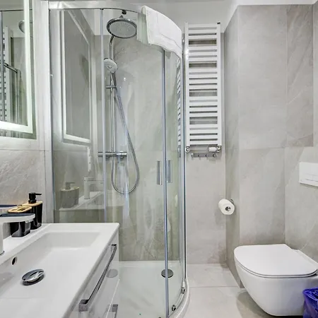 Hanza Tower Swimming Pool & High Floor With Balcony! 什切青