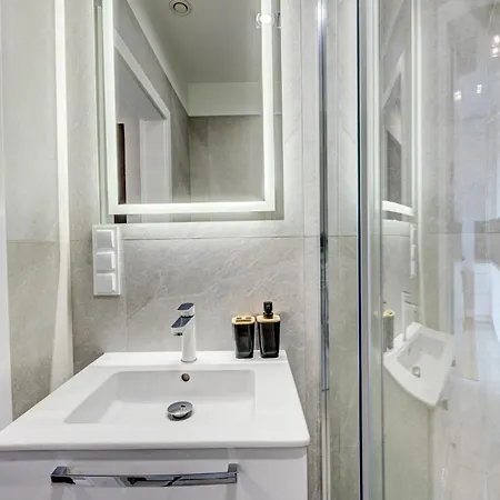 Hanza Tower Swimming Pool & High Floor With Balcony! 什切青
