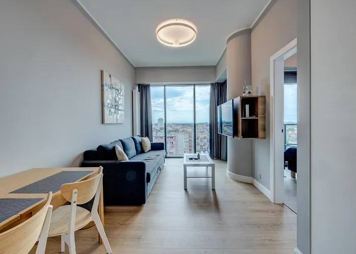 Apartment Hanza Tower Swimming Pool & High Floor With Balcony! *