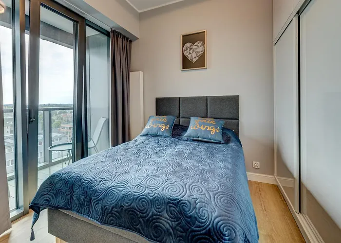 Apartment Hanza Tower Swimming Pool & High Floor With Balcony!