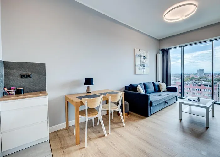 Apartment Hanza Tower Swimming Pool & High Floor With Balcony! *