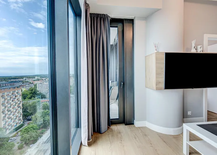 Apartment Hanza Tower Swimming Pool & High Floor With Balcony!